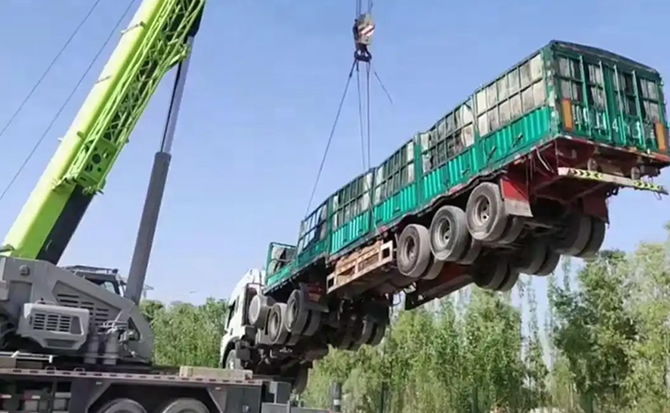玉树藏族自治州道路脱困救援案例